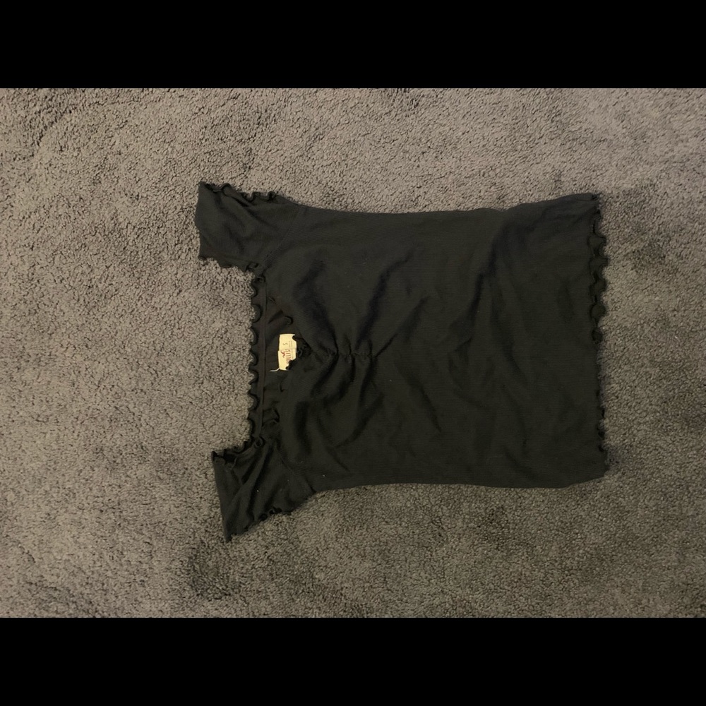 Hollister ruffled crop